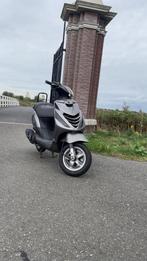 Piaggio zip, Fietsen en Brommers, Scooters | Piaggio, Ophalen, Zo goed als nieuw, Benzine, Zip