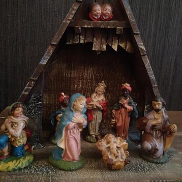 Zeer oude kerststal.Made in Italy. Gipsen beeldjes  beschikbaar voor biedingen