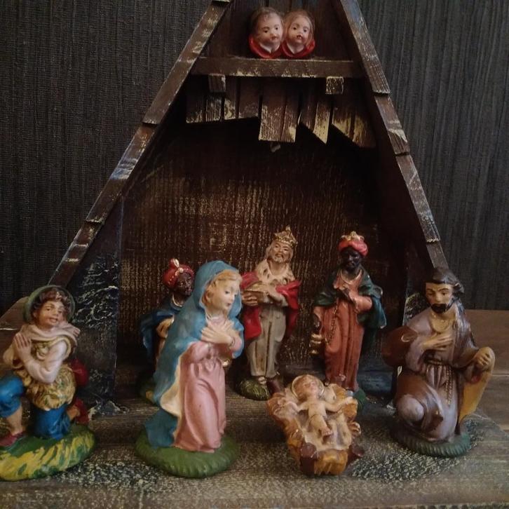 Zeer oude kerststal.Made in Italy. Gipsen beeldjes, Diversen, Kerst, Gebruikt, Verzenden
