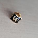 Letter W sierlijke pin voor op pak, Gebruikt, Niet vindbaar, Niet vindbaar, Speldje of Pin