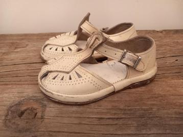 Schattige leren baby schoentjes, sandalen. merk Hollandia. beschikbaar voor biedingen