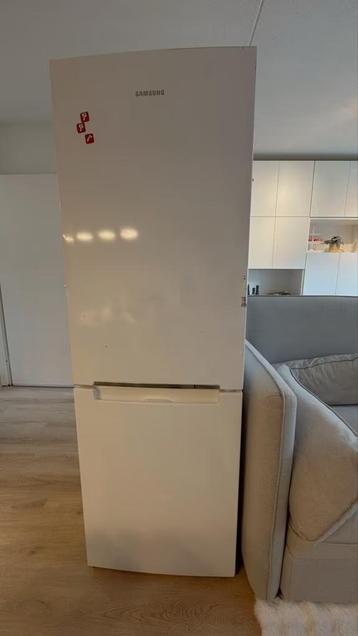 Samsung RB29FSRNDWW koel‑vriescombinatie – 321 L – No Frost beschikbaar voor biedingen