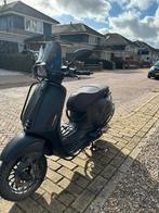 Vespa sprint 2018, Fietsen en Brommers, Scooters | Vespa, Ophalen, Gebruikt, Vespa S, Benzine