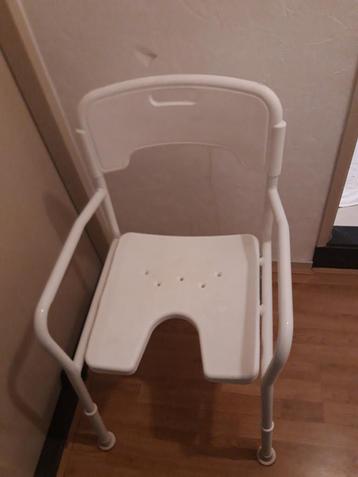 Douchstoel - Comfortabel en veilig douchen beschikbaar voor biedingen