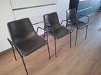 Drie bruine kuipstoelen in goede staat!, Huis en Inrichting, Stoelen, Ophalen, Kunststof, Zo goed als nieuw, Industrieel