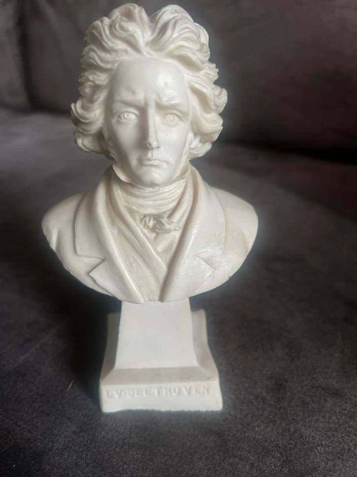Beeldje Albast Ludwig Van Beethoven., Verzamelen, Beelden en Beeldjes, Zo goed als nieuw, Mens, Ophalen of Verzenden