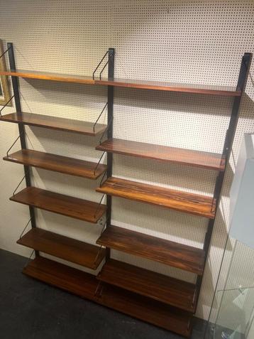 Wandmeubel van Cadovius beschikbaar voor biedingen