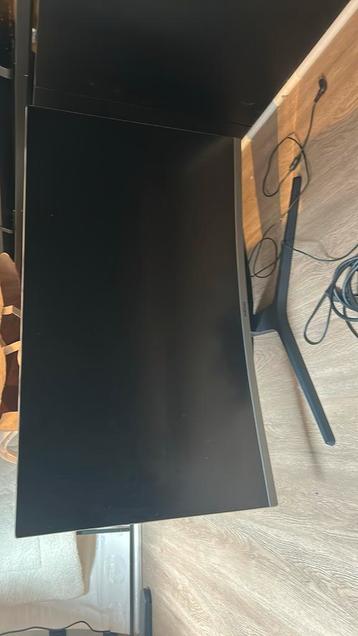 SAMSUNG Curved monitor 32 inch beschikbaar voor biedingen