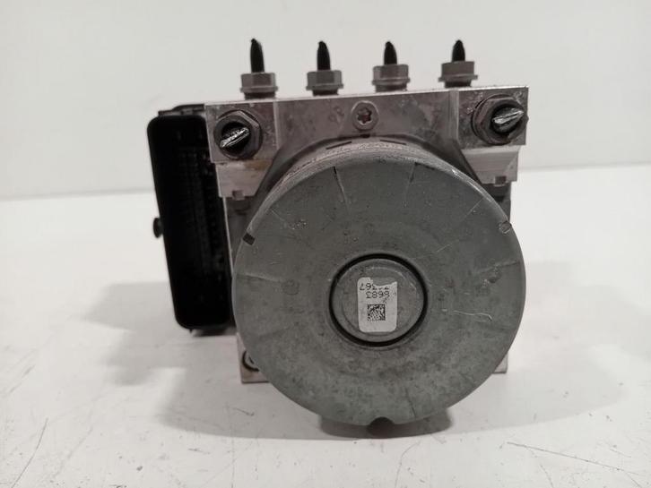 Abs pomp Volkswagen Passat, Auto-onderdelen, Remmen en Aandrijving, Volkswagen, Gebruikt, Herkomst onderdeel bekend, 12 maanden garantie