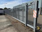 Schuifpoort zelfdragend 4 meter met ca 36 meter hek, Ophalen, Gebruikt, IJzer, Spijlenhekwerk