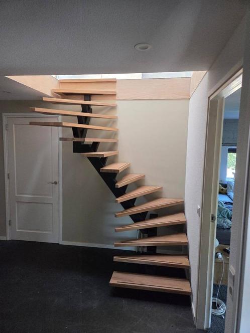 Trappen op maat, Doe-het-zelf en Verbouw, Ladders en Trappen, Nieuw, Trap, 2 tot 4 meter, Ophalen