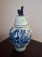 Handgeschilderde Delfts Blauwe Stolpflesvaas met Kat, Antiek en Kunst, Ophalen
