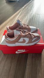 Nike dunk pink, Kleding | Dames, Schoenen, Ophalen of Verzenden, Zo goed als nieuw, Roze, Sneakers of Gympen
