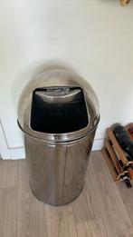 Prullenbak klep kapot en moet schoongemaakt worden, 40 liter of meer, Ophalen, Zo goed als nieuw
