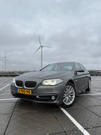 BMW 5-Serie 2.0 520I AUT 184 PK Sedan 2014 Grijs, Auto's, Achterwielaandrijving, Euro 6, 4 cilinders, 5-Serie