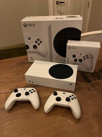 Xbox series S 512GB met 2 controllers beschikbaar voor biedingen