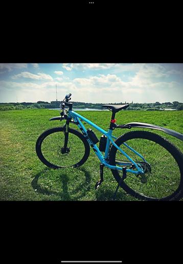 TREK MARLIN 5  BLUE beschikbaar voor biedingen