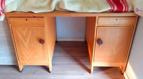 vintage houten bureau jaren 60, Huis en Inrichting, Bureaus, Gebruikt, Bureau, Ophalen