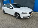 Volvo V60 D3 150pk 2018 Wit, Auto's, Voorwielaandrijving, Euro 5, 4 cilinders, 1969 cc