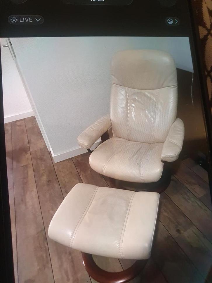 2 Creme Stressless Stoelen met Voetenbank - ZGAN, Huis en Inrichting, Fauteuils, Zo goed als nieuw, Leer, 75 tot 100 cm, 75 tot 100 cm