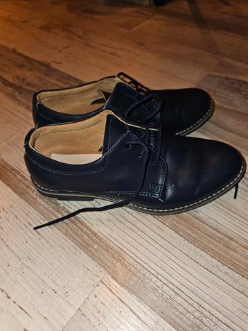 Nette jongensschoenen maat 31 - Henk ter Horst beschikbaar voor biedingen