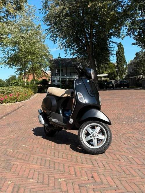 Vespa LX50 2takt UNIEK, Fietsen en Brommers, Scooters | Vespa, Zo goed als nieuw, Vespa LX, Maximaal 45 km/u, Tweetakt, Ophalen