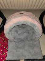 Cuddle cave glossy doggy couture, Ophalen, Zo goed als nieuw