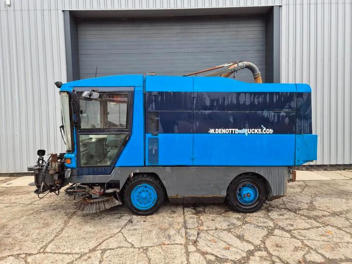Ravo 5002 Veegmachine Sweeper Veegwagen, Zakelijke goederen, Machines en Bouw | Onderhoud en Reiniging