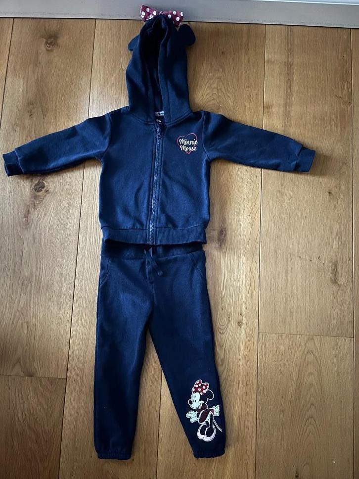 Primark Minnie Mouse jogging pak, Kinderen en Baby's, Kinderkleding | Maat 92, Gebruikt, Meisje, Setje, Verzenden