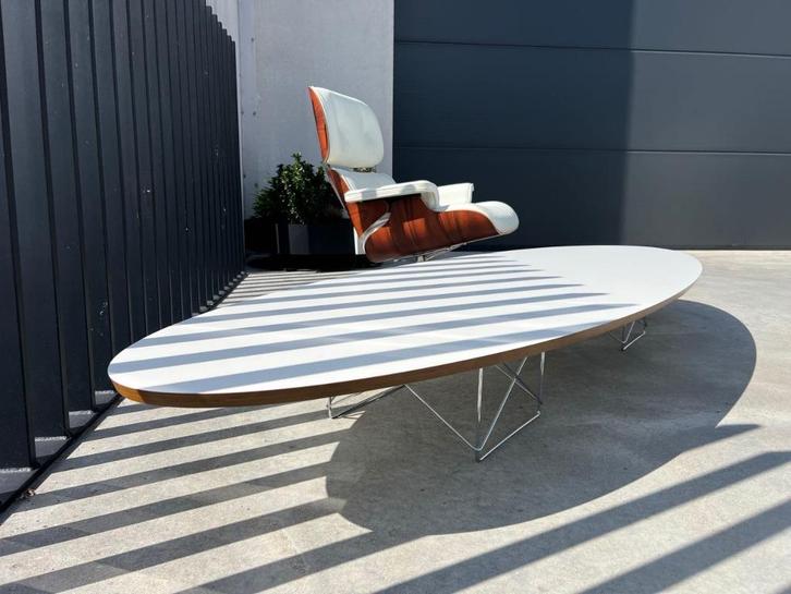 VITRA EAMES ETR SALONTAFEL, Huis en Inrichting, Tafels | Salontafels, Zo goed als nieuw, Minder dan 50 cm, Ovaal, Overige houtsoorten