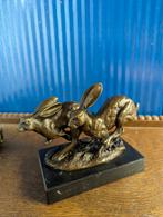 Rennende hazen. Bronzen beeld naar Nick, Antiek en Kunst, Ophalen of Verzenden