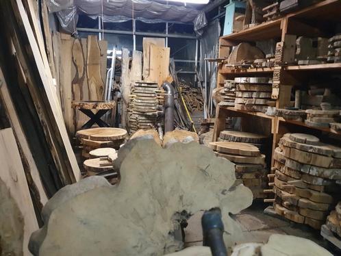 Boomstam schijf krabpaal tapas borrel plank tafel acacia eik, Huis en Inrichting, Krukjes, Zo goed als nieuw, Hout, Ophalen of Verzenden