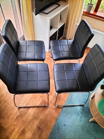 4 x eettafel stoel roestvrijstaal.

 (als nieuw) beschikbaar voor biedingen