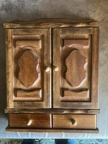 Vintage Houten Wandkastje. beschikbaar voor biedingen