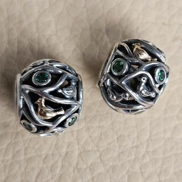 2x Pandora Birds of a feather bedels met 14 kt goud  beschikbaar voor biedingen