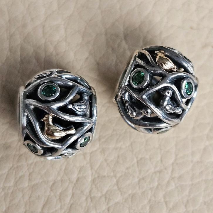 2x Pandora Birds of a feather bedels met 14 kt goud, Sieraden, Tassen en Uiterlijk, Bedels, Zo goed als nieuw, Pandora, Goud, Ophalen of Verzenden