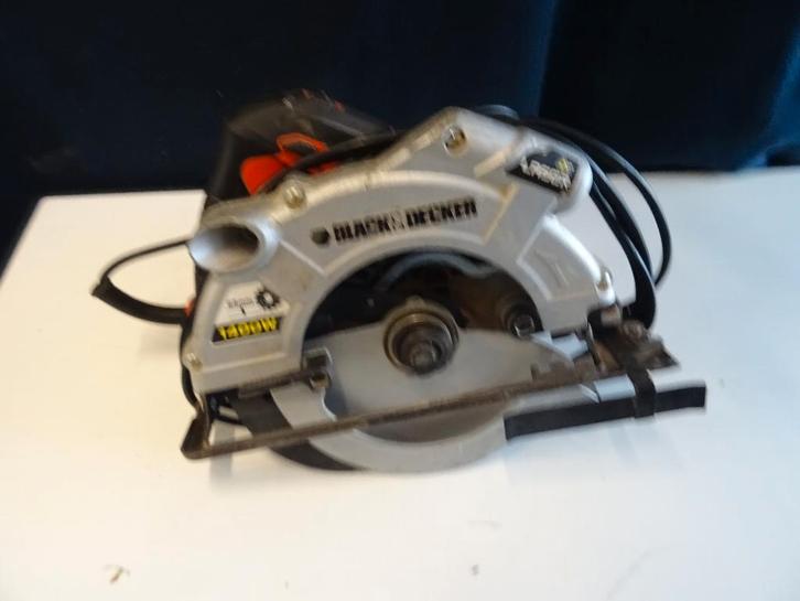 BLACK+DECKER KS1400L-QS cirkelzaag met lasergeleider,, Doe-het-zelf en Verbouw, Gereedschap | Zaagmachines, Gebruikt, Cirkelzaag