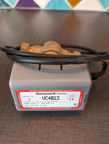 Honeywell VC4013 Klepbediening inclusief klep. Ongebruikt.  beschikbaar voor biedingen