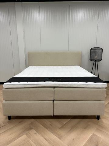 BOXSPRING 180 X 200 MET LUXE HOOFDBORD beschikbaar voor biedingen