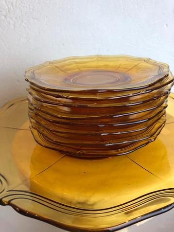 Prachtige geel  persglas taartset/ schaal/ schoteltjes beschikbaar voor biedingen