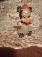 Brocante oude Mickey Mouse beeld van hout met kerstmuts, Verzamelen, Disney, Ophalen of Verzenden, Mickey Mouse, Gebruikt, Beeldje of Figuurtje