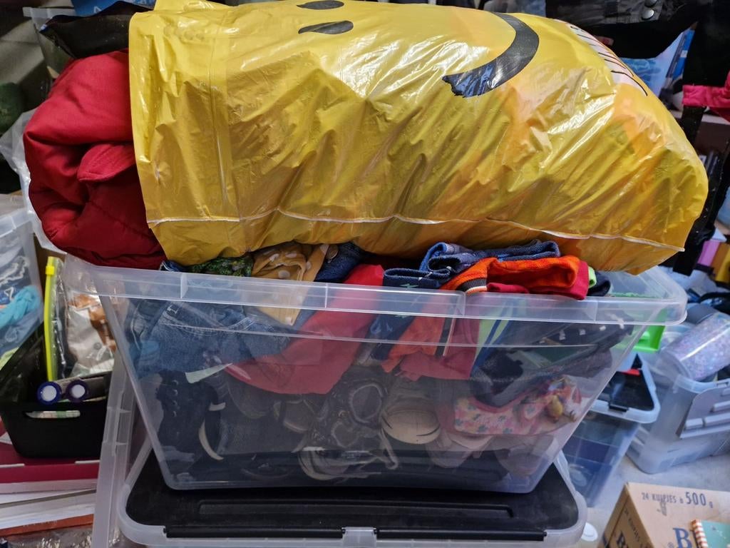 Grote partij kleding en schoenen, Ophalen