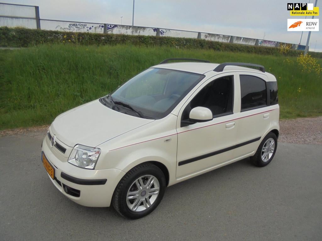 Fiat Panda Fiat panda 1.2 benzine airco lmv 106.000km, Euro 5, Gebruikt, 1242 cc, Origineel Nederlands