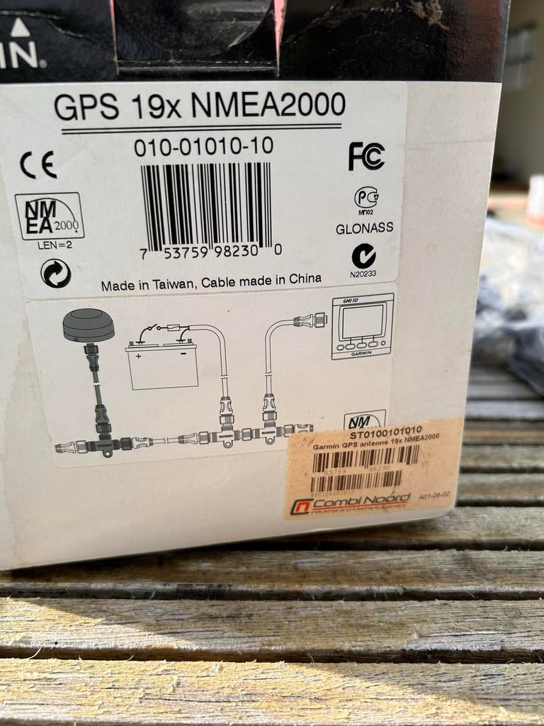 Nieuwe Garmin GPS 19x NMEA2000 antenne, Ophalen of Verzenden, Nieuw, Gps of Kompas