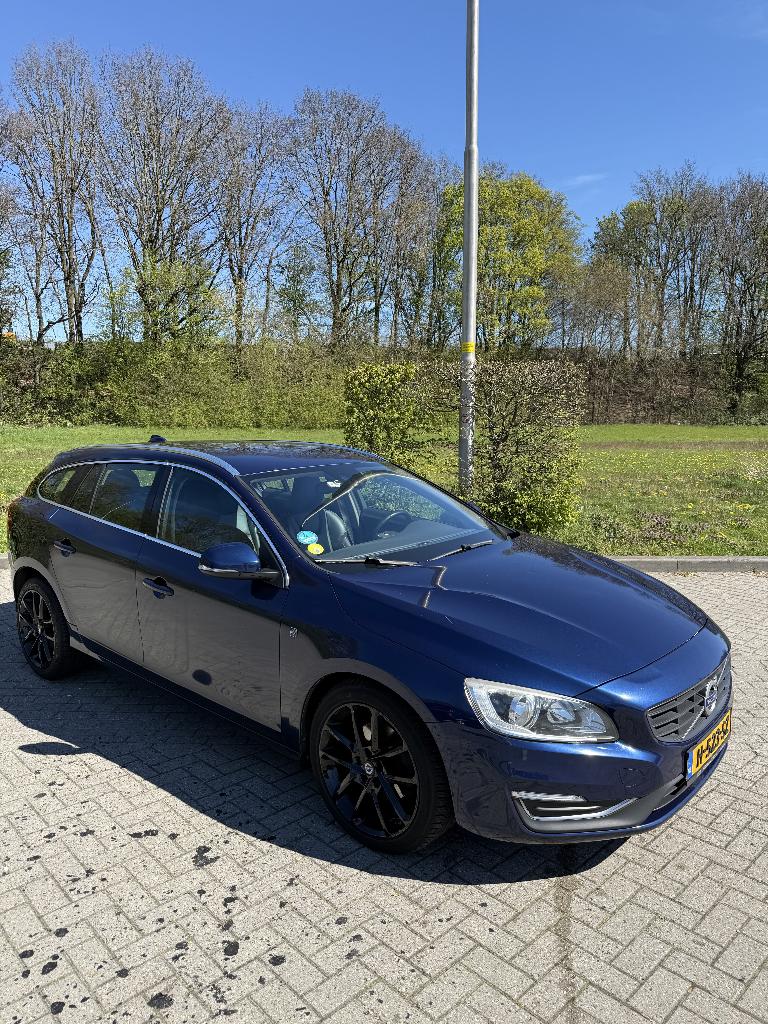 Ocean Race- Volvo V60 D2 120pk Geartronic - Trekhaak, Auto's, Volvo, Voorwielaandrijving, Zwart, 4 cilinders, 1969 cc