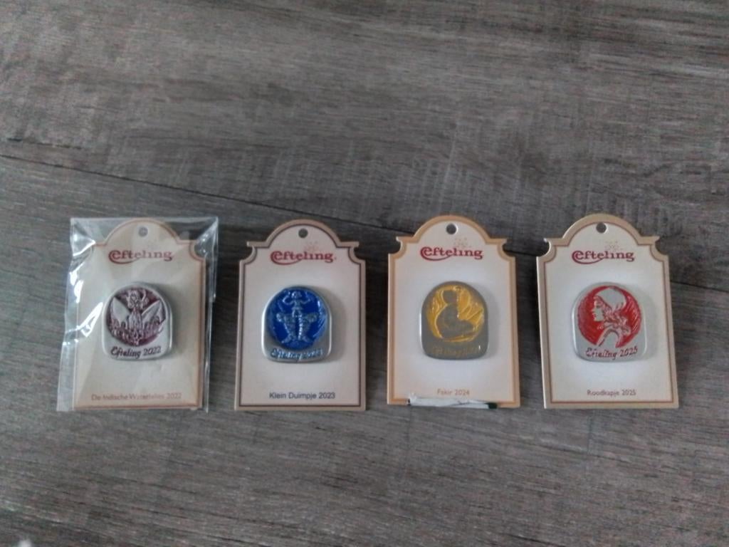 4 x efteling jaar pin
Gaan weg als set
Bieden via mp geen ri, Ophalen of Verzenden, Zo goed als nieuw, Button of Speldje