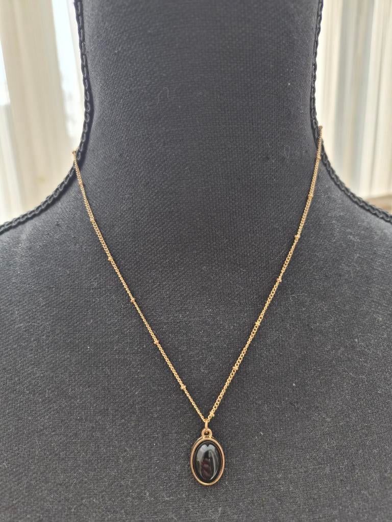 Goudkleurig kettinkje met knoopjes hanger kunststof onyx, Nieuw, Ophalen of Verzenden, Goud, Overige materialen