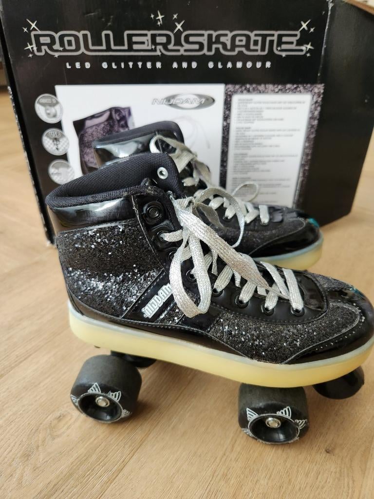 Flashing Glitter and Glamour rolschaatsen met LED, Sport en Fitness, Skeelers, Ophalen, Gebruikt, Kinderen, Wielen of Lagers