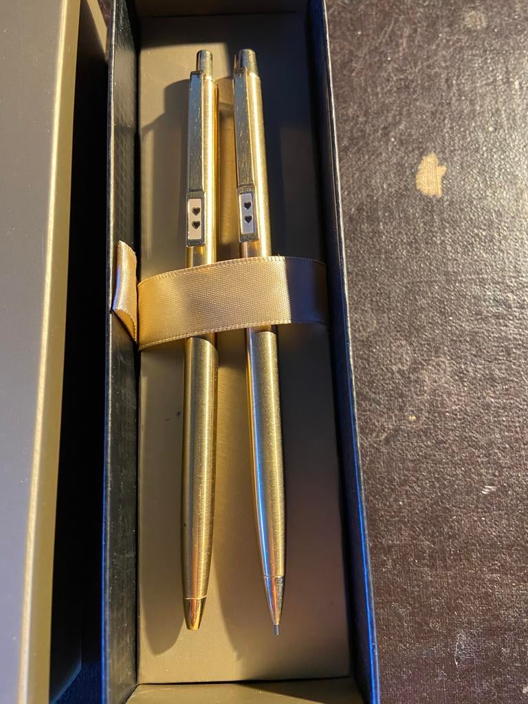2 setjes verguld en en zwart/ chroom  , Papermate.samen € 60, Ophalen of Verzenden, Gebruikt, Vulpotlood, Overige merken