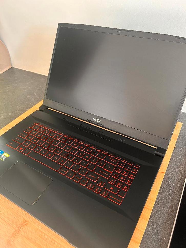 Gaming Laptop MSI Katana GF76 (RTX 3050), Computers en Software, Windows Laptops, Zo goed als nieuw, 17 inch of meer, SSD, 2 tot 3 Ghz